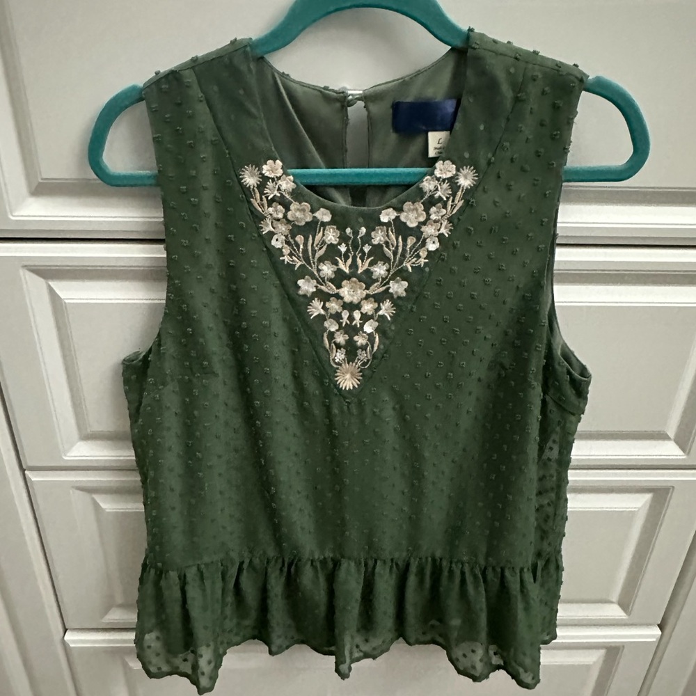 Francesca’s boutique Green embroidered peplum blouse